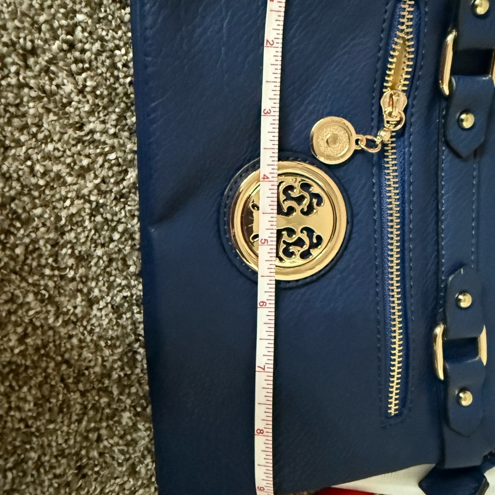 Mia K Stylish Navy Crossbody Bag with Gold Accents NWT - Picture 5 of 5